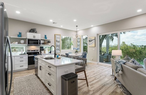 Downtown Historic District House | Lincoln Houses; True luxury & high-end decor