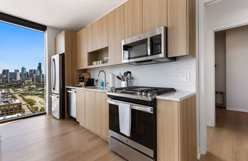 River North Apartment | Lincoln Park 2BR apartment: Lake Views, Walkable