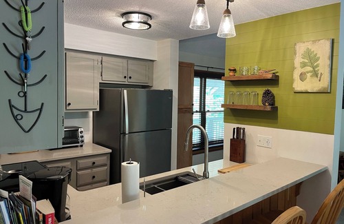 Lincoln Condo | Lincoln Riverfront Condo - Awesome Location for Outdoor Adventures