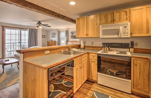 Lincolnville Apartment | Lincolnville Studio w/ Ocean-View Balcony!