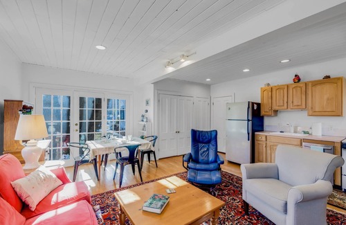 Newburyport House | Linden Tree: Downtown Newburyport Gem - Steps to Events, Shops and the Harbor!