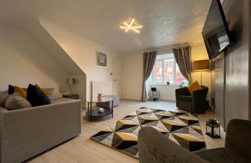 Branston House | Lingfield House - Spacious 3 Bed Home From Home in Burton