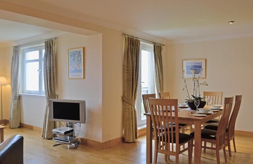 Brora House | Links Apartment 8