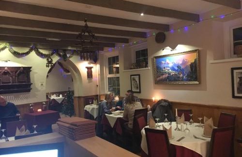 Hilperton Hotel | Lion and Fiddle