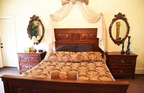 Lava Hot Springs Bed & Breakfast | Lions Gate Manor