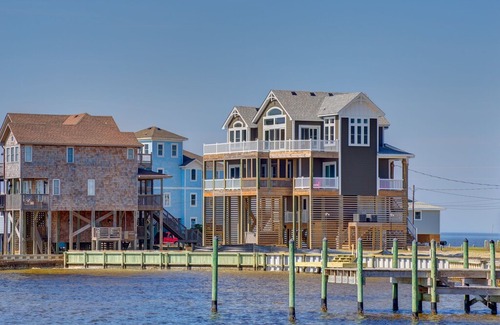 Brigands' Bay House | Liquid Sky - Solid 3 Bedroom SoundFront Home in Frisco