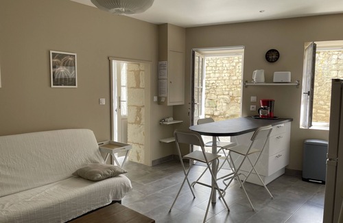 La Roche-Posay House | * LISTED HOUSE WITH LANDSCAPED GARDEN (in the Medieval City)