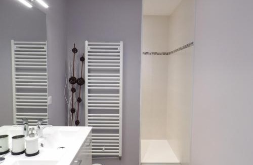 Uchizy Bed & Breakfast | Litdevin