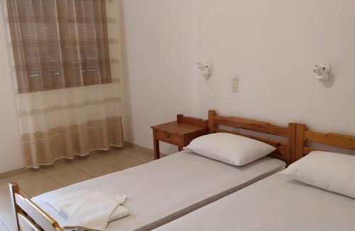 Palaiochora Hotel | LITHI