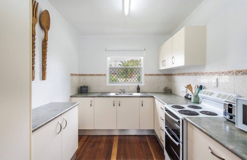 Yamba Apartment | Little Banksia 1 - LJ Hooker