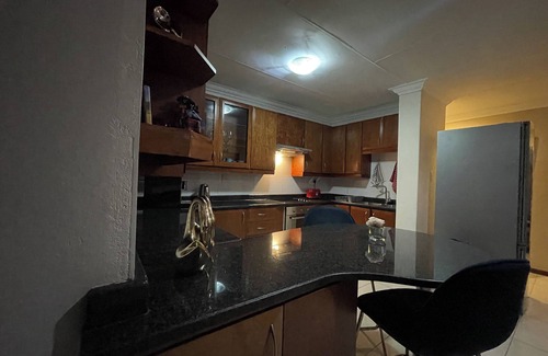 Greater Johannesburg Metropolitan Area Cottage | Little Big House, Bryanston. Pet friendly 1 Bedroom