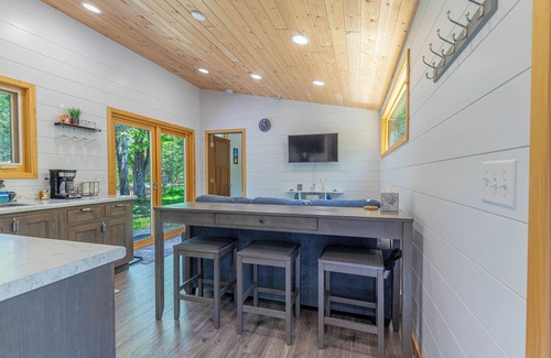 Cornucopia Cabin | Little Blue: Secluded Tiny Home Near Lake Superior