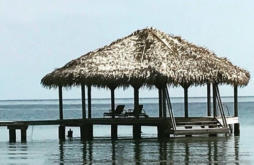 Palmetto Bay Bed & Breakfast | Little Farm by the Sea - Roatan Island