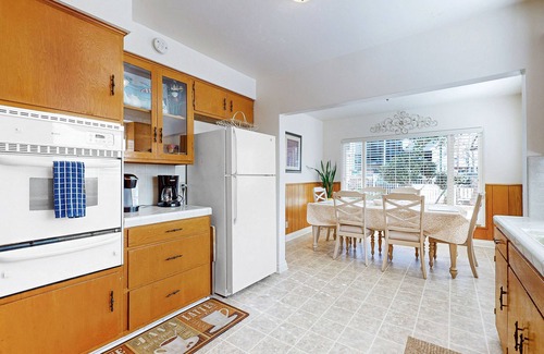 Little Italy House | Little Italy Charmer Spanish-style home in the heart of Little Italy with 3 patios, garden & parking