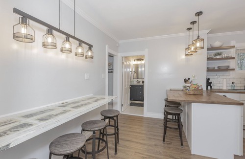 Little Italy House | Little Italy! Close to Cleveland Clinic, University Hospital & University Circle