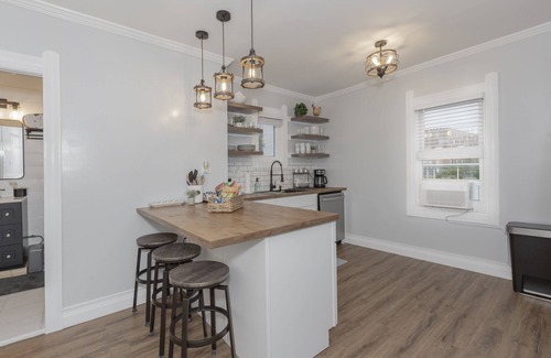 Little Italy House | Little Italy! Close to Cleveland Clinic, University Hospital & University Circle