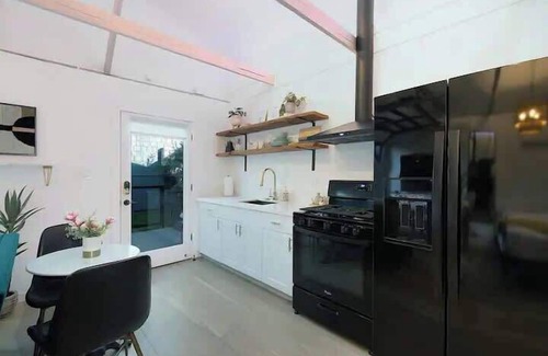 Little Italy House | Little Italy Studio: Private Patio Cozy Getaway + Downtown!