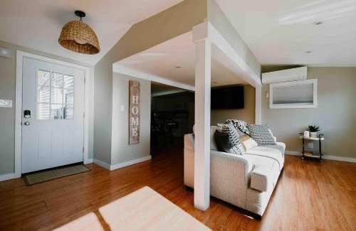 Winthrop House | Little Landing Cottage On Cobbossee Lake