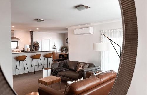 Hokitika House | Little Luxe On Revell