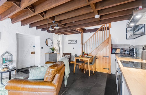 Milton Abbas Cottage | Little Maltings - that sleeps 2 guests in 1 bedroom