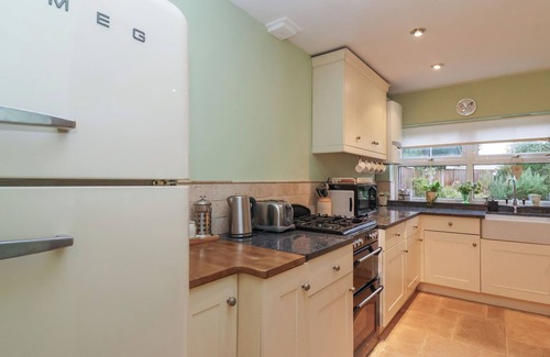 Upton St. Leonards Cottage | LITTLE NOO, family friendly, with open fire in Gloucester