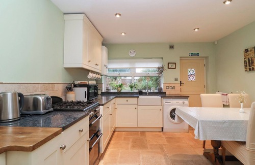 Upton St. Leonards Cottage | LITTLE NOO, family friendly, with open fire in Gloucester