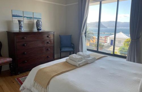 Simon's Town Apartment | Little Penguin