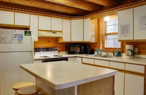 Lake Delton House | Little Ponderosa on Lake Delton
