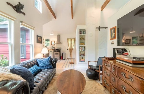 Lake Hill Cottage | Little red house just outside of Woodstock