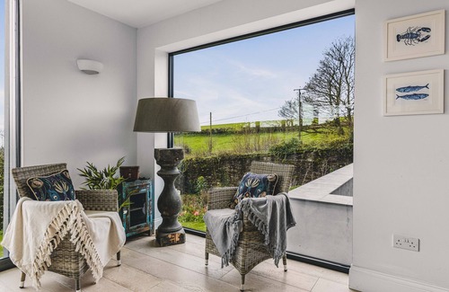 Dartmouth House | Little Redlap in Dartmouth