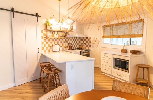 Gulf Lagoon Beach Cottage | little salty circle house - steps to beach + tacos