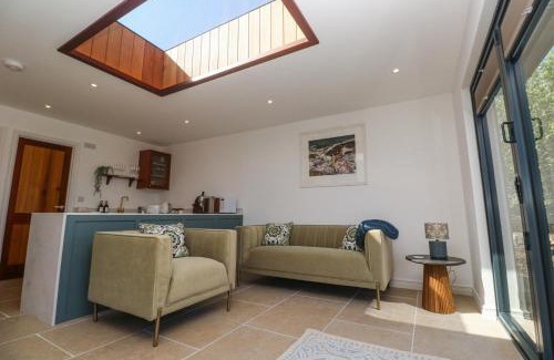 Pendeen House | Little Victory