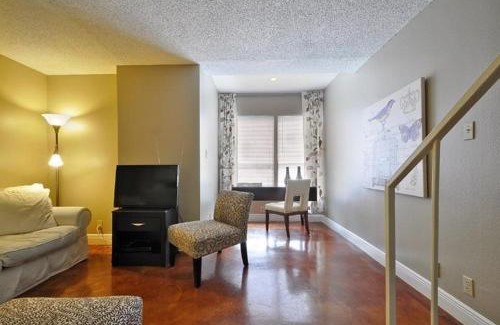 Downtown Austin Apartment | Littlefield Lofts #306