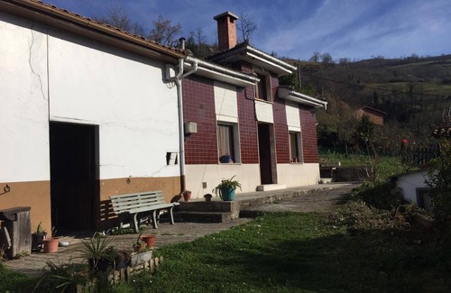 Salas Municipality House | Live Asturias in a village house, typical attic