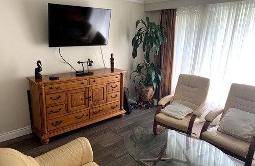 Long Branch House | Live by the lake