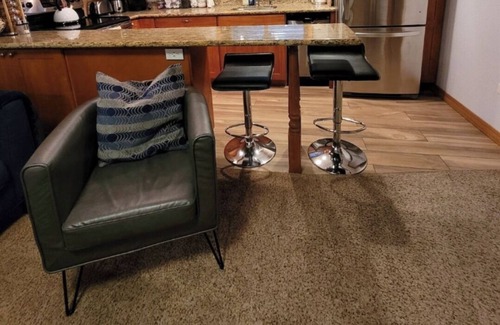 Laurelhurst Apartment | Live like a local in Laurelhurst—family friendly