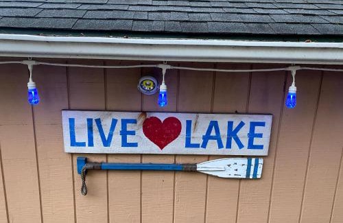 Dandridge Ski Chalet | Live Luv Lake, Hot Tub, Private Boat Dock, WIFI,560 FREE tickets each paid day