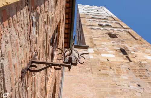 Lucca Historical Center House | Live the magic of Lucca’s historic center in a real stunning 11th-century tower