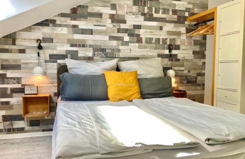 Am Staden Apartment | Living at Saarpartments - AdultsOnly - Business & Holiday Homes with Kitchen for Long- and Short Term stay, 3 min to St Johanner Markt and Points of Interest