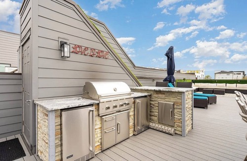 Edgehill House | Living It Up in Edgehill Nashville! Amazing Downtown Rooftop!