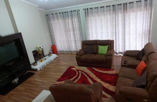 Umtata House | Liyoli Guesthouse