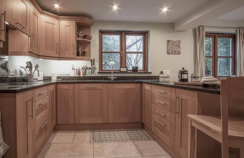 Fishguard House | Llais Afon - 3 Bedroom Holiday Home - Fishguard