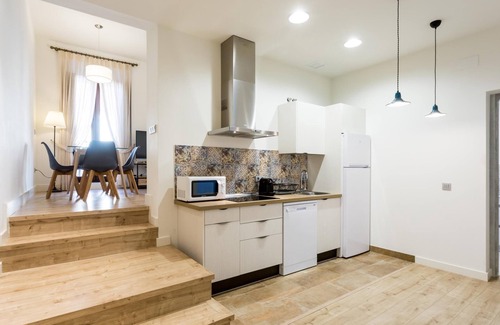 Santa Catalina Apartment | LN7 2BD+2BTH Cloakroom, Shared terrace with pool + Parking on demand