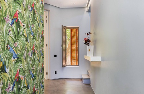 Cape Peninsula House | Located at the Southern edge of Kommetje right beside the Slangkop Lighthouse