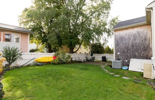 Bristol House | Located close to wedding venues, university, shops and eateries and Newport.