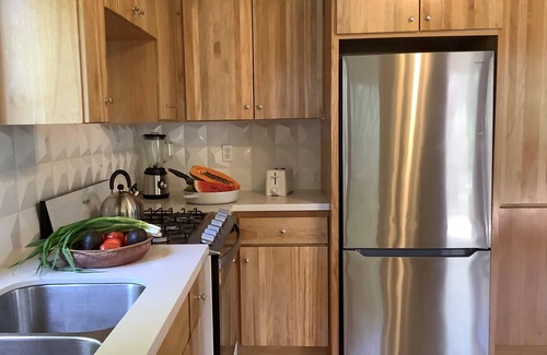 Antoneys Cay Cottage | Located in a quiet corner of West End Village; hub of Roatan’s tourism center.