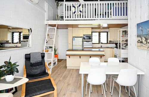 Marcoola Apartment | Located just across the road from one of Sunny Coast's most beautiful beaches