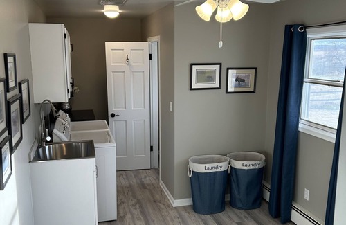 Cody House | Located on a beautiful ranch! Relax with mountain view’s & a pool table