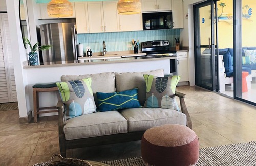 Estate Golden Rock Condo | Located on the beach!