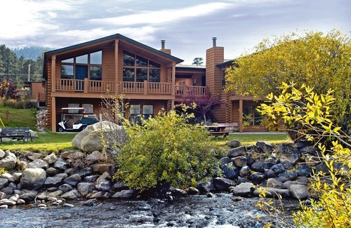 Estes Park Resort | Located on the Big Thompson River!